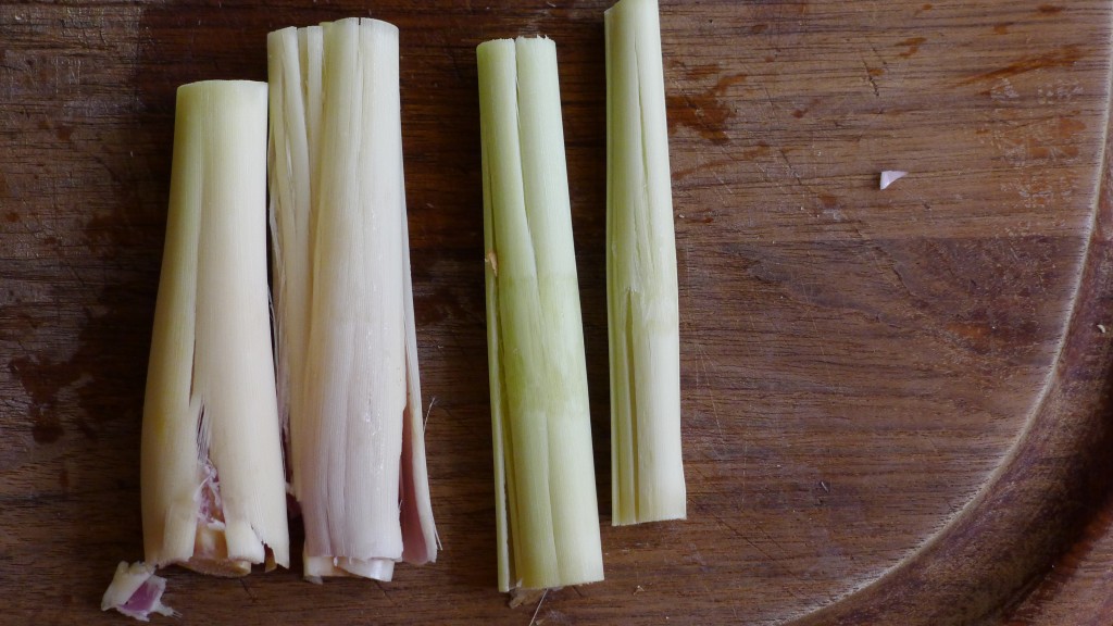 coconut-and-lemongrass-rice-noodle-soup-lemongrass-smashed