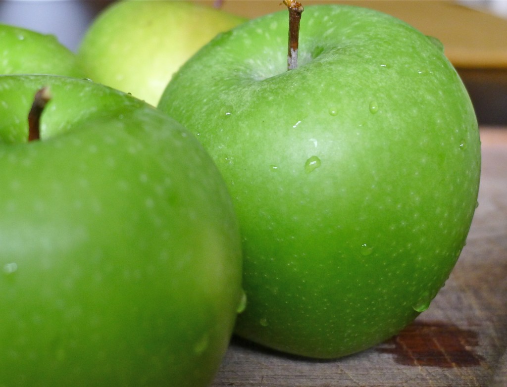 apple-flagnaurd-apples