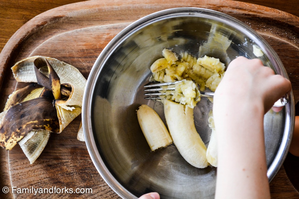 chocolate-banana-nut-muffins-mash