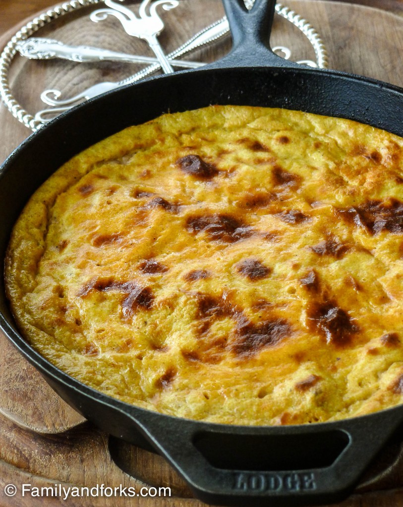 L1050009Family and forks lamb pie vert2