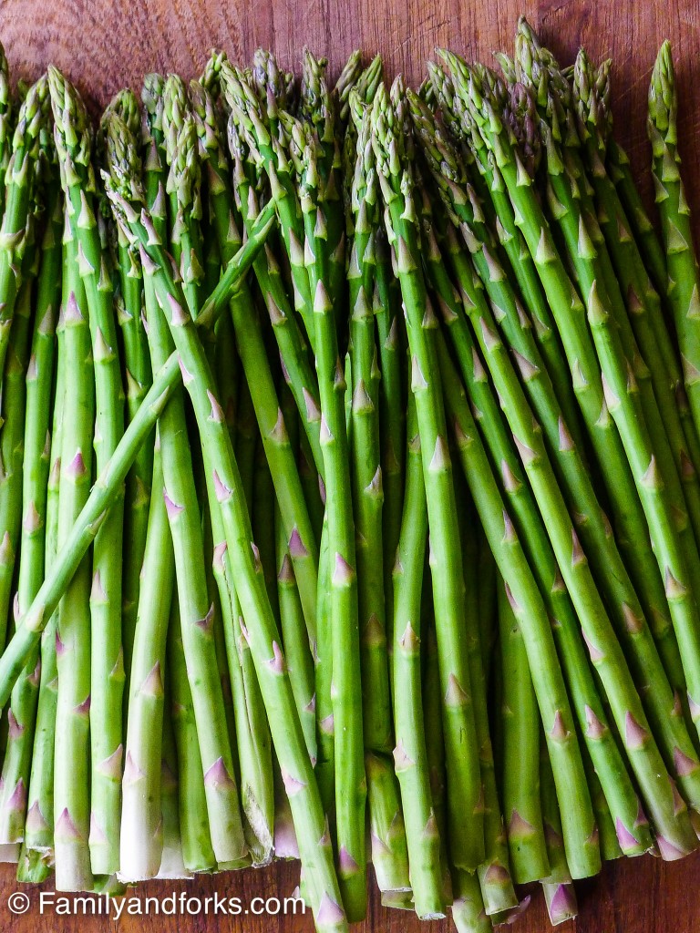 L1050019Family and forks cherry